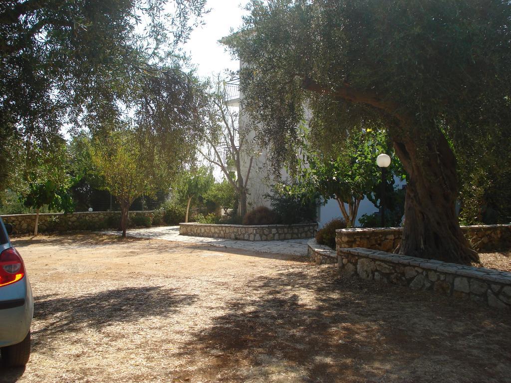 Santa Maria Rooms Agios Nikitas Exterior photo